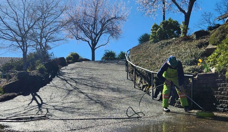 Pressure washing services in Victoria